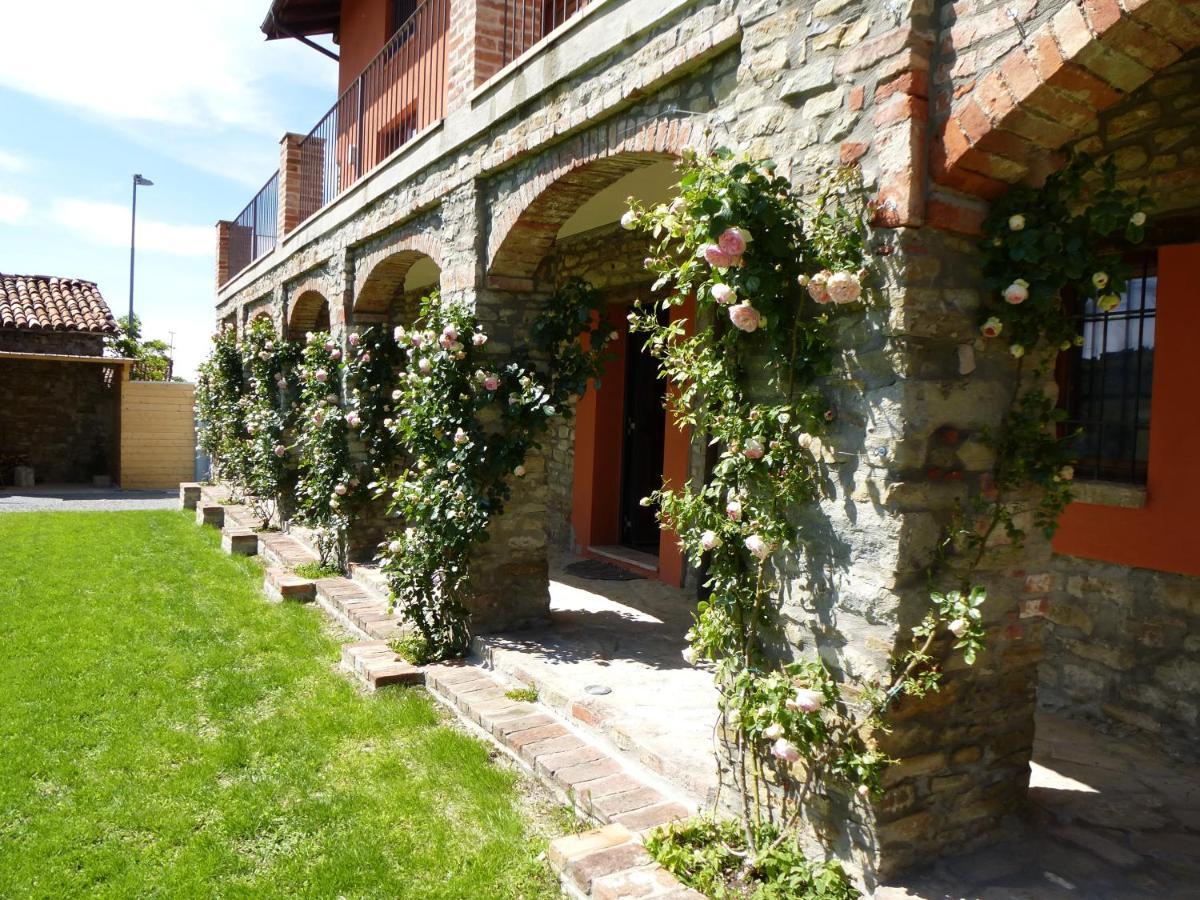 Maison d'hôtes La Corte Di Langa à Albaretto della Torre Extérieur photo