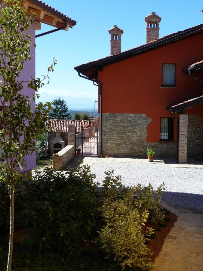 Maison d'hôtes La Corte Di Langa à Albaretto della Torre Extérieur photo