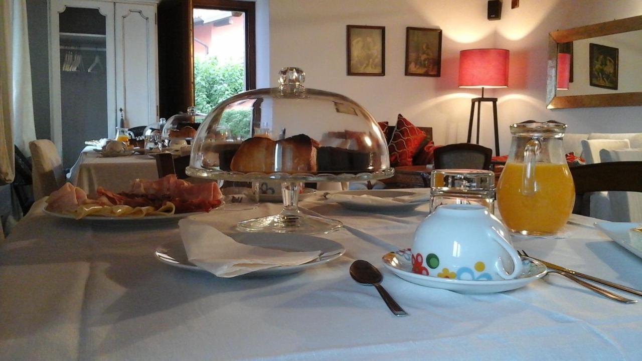 Maison d'hôtes La Corte Di Langa à Albaretto della Torre Extérieur photo